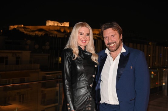 Στράτος Τζώρτζογλου με την σύζυγο του Σοφία Μαριόλα